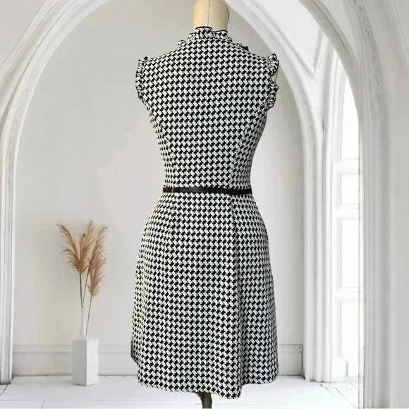 051 Elle | EUC Black White Houndstooth Belted & Pocket Mini Dress (Size 4) - Picture 3 of 10
